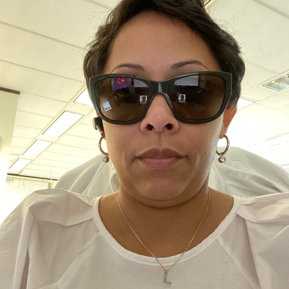 EUC Burberry sunglasses 😎 - Picture 1 of 8